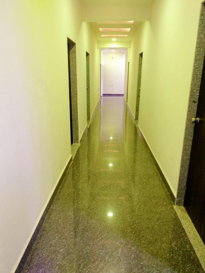 Hotel-The Safar Ahmedabad Bagian luar foto